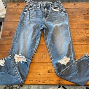 America Eagle 🦅 mom jean STRETCH “soft knit” distressed sized 6 X-LONG